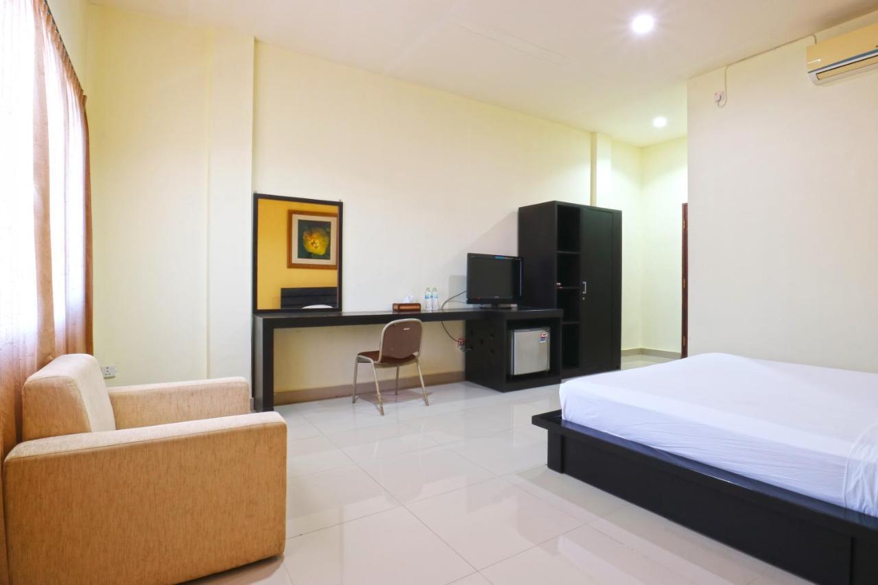 Prima Inn Kuta Lombok Exterior foto